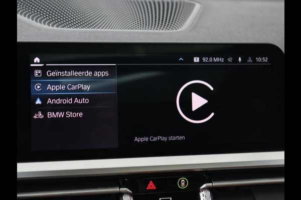 BMW 3-serie 320e Advantage | Panoramadak | Adaptive cruise | LaserLight | Leder | Sportstoelen | Stoelverwarming | Camera | Carplay | Live Cockpit | Sfeerverlichting | Navigatie | Keyless | PHEV | Plug In