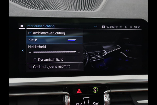 BMW 3-serie 320e Advantage | Panoramadak | Adaptive cruise | LaserLight | Leder | Sportstoelen | Stoelverwarming | Camera | Carplay | Live Cockpit | Sfeerverlichting | Navigatie | Keyless | PHEV | Plug In