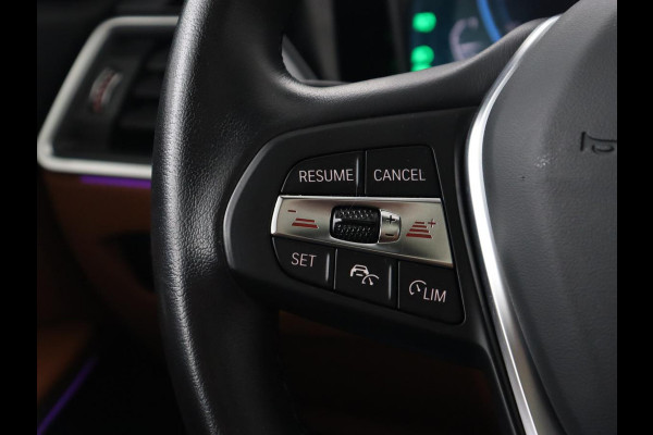 BMW 3-serie 320e Advantage | Panoramadak | Adaptive cruise | LaserLight | Leder | Sportstoelen | Stoelverwarming | Camera | Carplay | Live Cockpit | Sfeerverlichting | Navigatie | Keyless | PHEV | Plug In