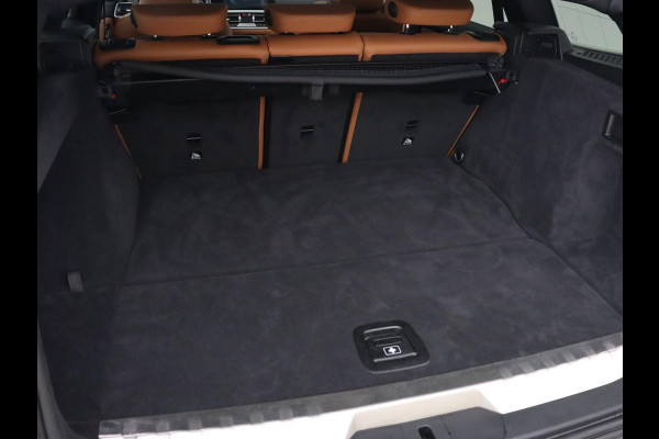 BMW 3-serie 320e Advantage | Panoramadak | Adaptive cruise | LaserLight | Leder | Sportstoelen | Stoelverwarming | Camera | Carplay | Live Cockpit | Sfeerverlichting | Navigatie | Keyless | PHEV | Plug In