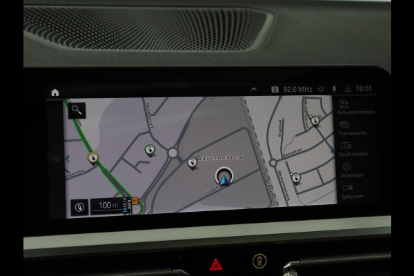 BMW 3-serie 320e Advantage | Panoramadak | Adaptive cruise | LaserLight | Leder | Sportstoelen | Stoelverwarming | Camera | Carplay | Live Cockpit | Sfeerverlichting | Navigatie | Keyless | PHEV | Plug In