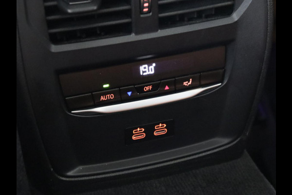 BMW 3-serie 320e Advantage | Panoramadak | Adaptive cruise | LaserLight | Leder | Sportstoelen | Stoelverwarming | Camera | Carplay | Live Cockpit | Sfeerverlichting | Navigatie | Keyless | PHEV | Plug In
