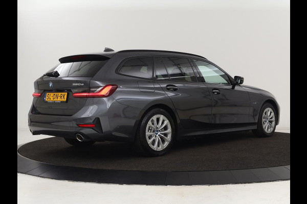 BMW 3-serie 320e Advantage | Panoramadak | Adaptive cruise | LaserLight | Leder | Sportstoelen | Stoelverwarming | Camera | Carplay | Live Cockpit | Sfeerverlichting | Navigatie | Keyless | PHEV | Plug In