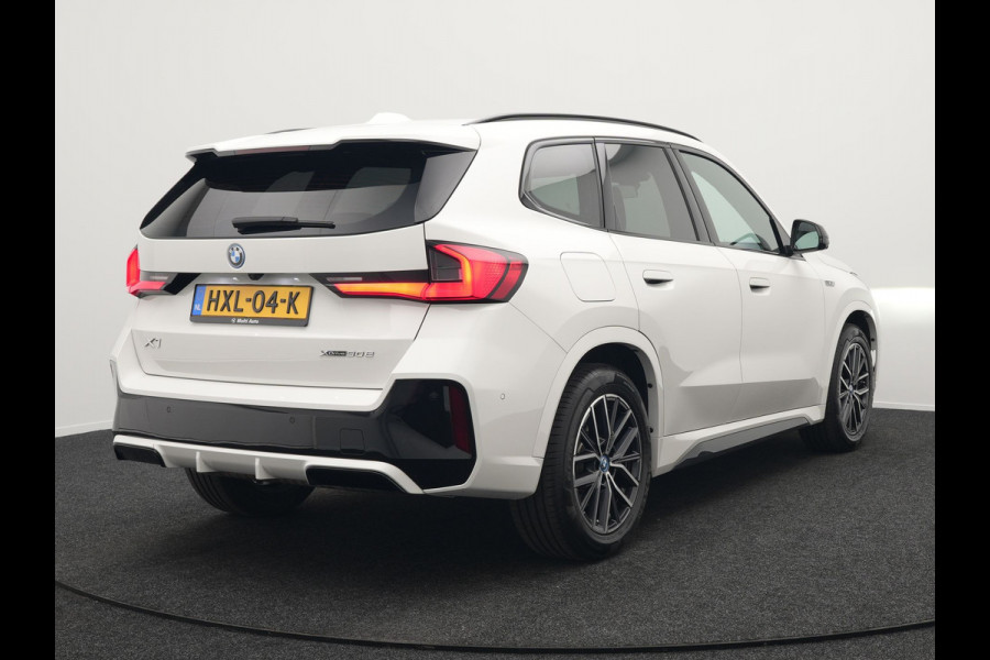 BMW X1 xDrive30e M-sport Plug in Hybrid 327pk PHEV | Adaptive Cruise | Head-up Display | 360 Camera | Carplay | Stoelen Verwarmd | Sfeerverlichting |