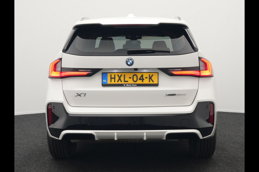 BMW X1 xDrive30e M-sport Plug in Hybrid 327pk PHEV | Adaptive Cruise | Head-up Display | 360 Camera | Carplay | Stoelen Verwarmd | Sfeerverlichting |