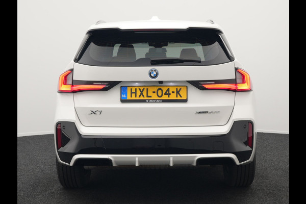 BMW X1 xDrive30e M-sport Plug in Hybrid 327pk PHEV | Adaptive Cruise | Head-up Display | 360 Camera | Carplay | Stoelen Verwarmd | Sfeerverlichting |