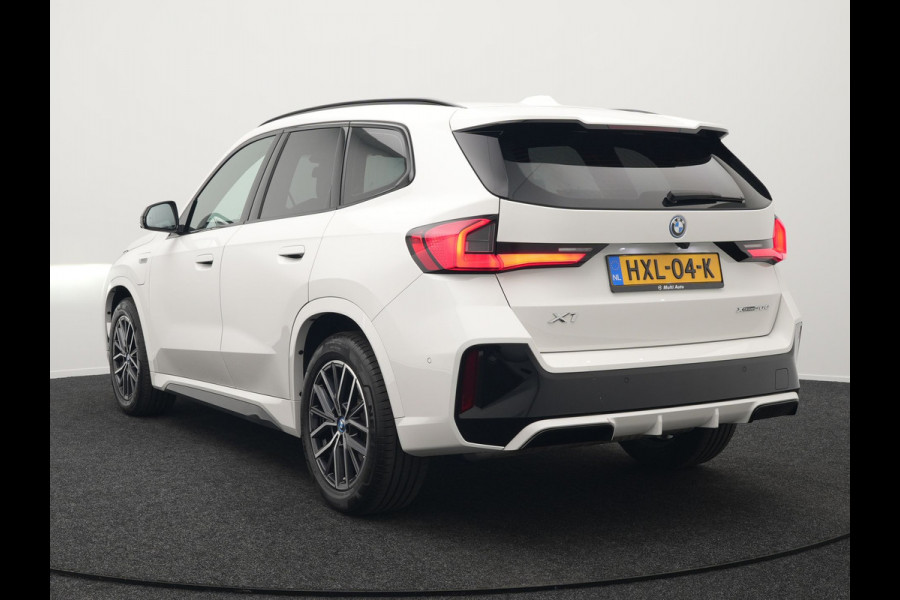 BMW X1 xDrive30e M-sport Plug in Hybrid 327pk PHEV | Adaptive Cruise | Head-up Display | 360 Camera | Carplay | Stoelen Verwarmd | Sfeerverlichting |
