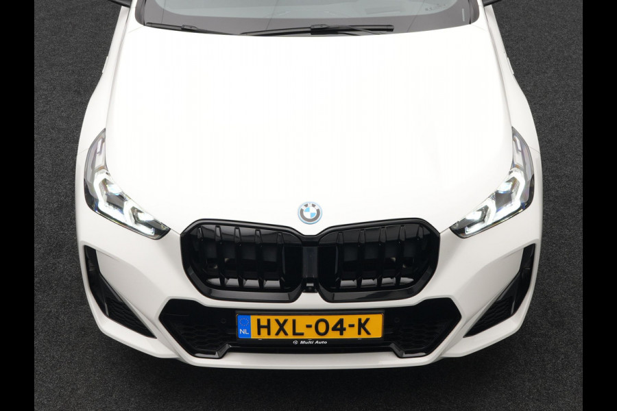BMW X1 xDrive30e M-sport Plug in Hybrid 327pk PHEV | Adaptive Cruise | Head-up Display | 360 Camera | Carplay | Stoelen Verwarmd | Sfeerverlichting |