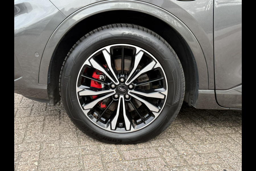 Ford Kuga 2.5 PHEV ST-Line X 225pk | Adaptive cruise control | Dodehoeksensoren | 19 inch met rode remklauwen | Winter Pack | Bang&Olufsen | Technology Pack