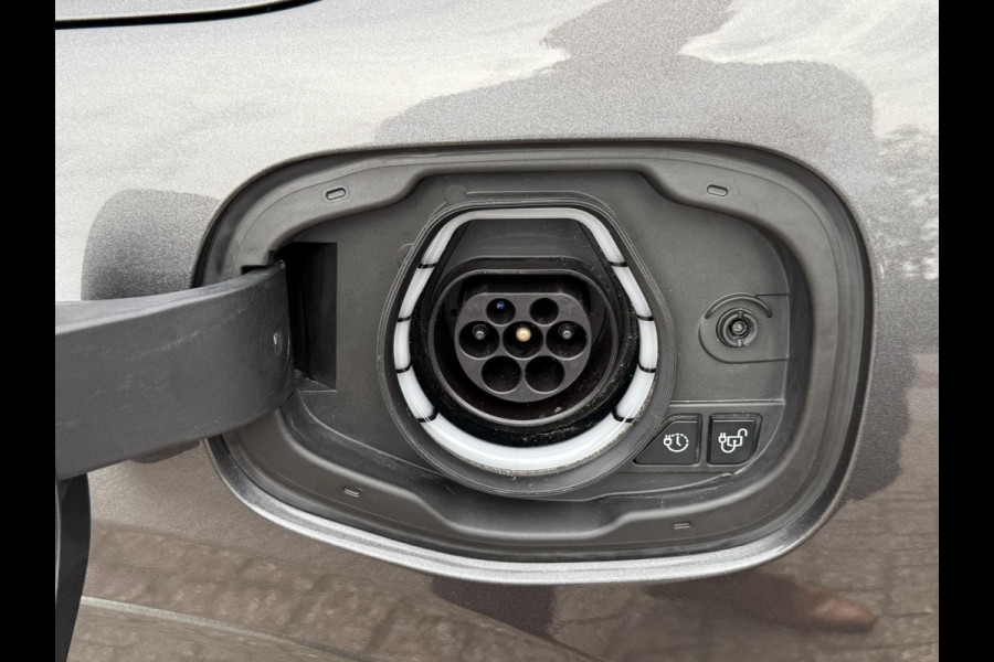 Ford Kuga 2.5 PHEV ST-Line X 225pk | Adaptive cruise control | Dodehoeksensoren | 19 inch met rode remklauwen | Winter Pack | Bang&Olufsen | Technology Pack