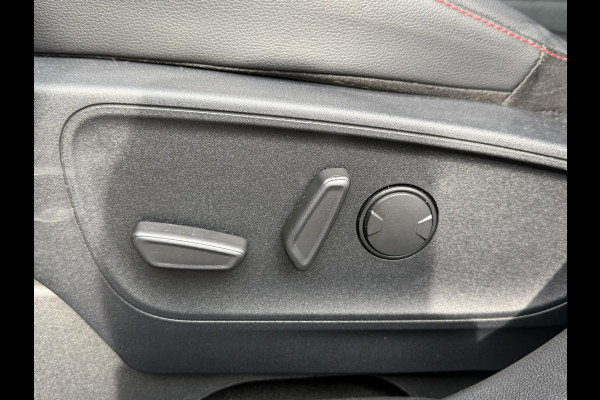 Ford Kuga 2.5 PHEV ST-Line X 225pk | Adaptive cruise control | Dodehoeksensoren | 19 inch met rode remklauwen | Winter Pack | Bang&Olufsen | Technology Pack