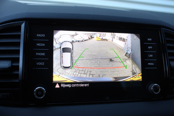 Škoda Karoq 1.5 TSI ACT 150pk Sportline Business DSG7 NL-Auto NAP Clima Cruise Navi Camera Trekhaak 1500kg