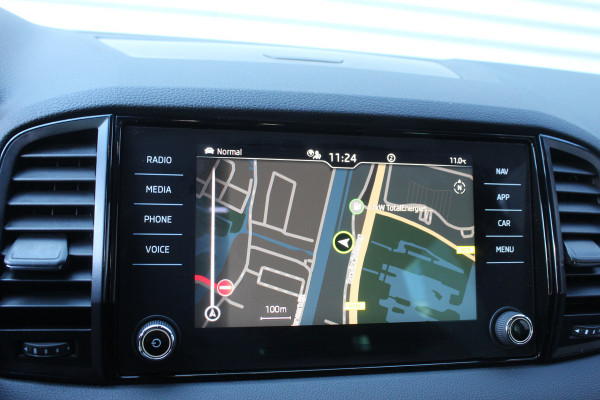 Škoda Karoq 1.5 TSI ACT 150pk Sportline Business DSG7 NL-Auto NAP Clima Cruise Navi Camera Trekhaak 1500kg