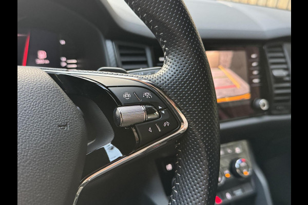 Škoda Kodiaq 1.5 TSI Sportline Automaat | Trekhaak uitklapbaar | Navigatiesysteem | Stoelverwarming | Stuurverwarming | Getint glas | Cruise