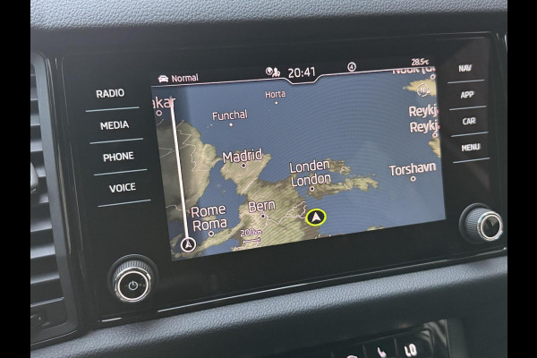 Škoda Kodiaq 1.5 TSI Sportline Automaat | Trekhaak uitklapbaar | Navigatiesysteem | Stoelverwarming | Stuurverwarming | Getint glas | Cruise