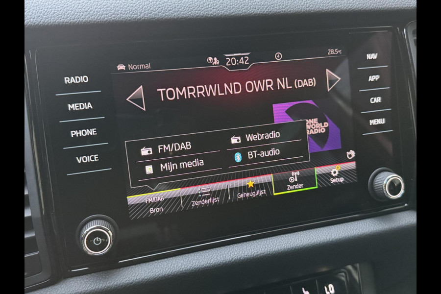 Škoda Kodiaq 1.5 TSI Sportline Automaat | Trekhaak uitklapbaar | Navigatiesysteem | Stoelverwarming | Stuurverwarming | Getint glas | Cruise