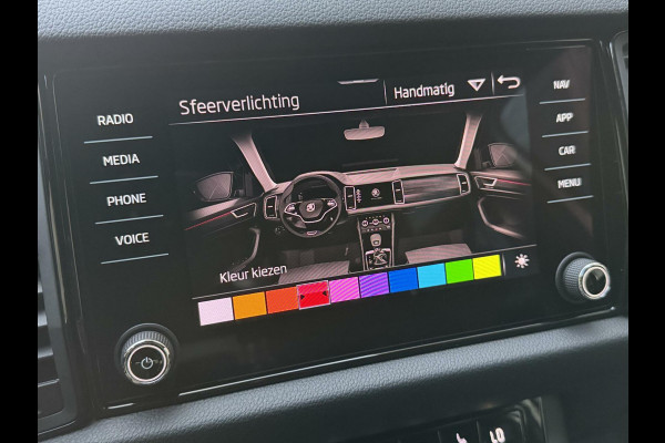 Škoda Kodiaq 1.5 TSI Sportline Automaat | Trekhaak uitklapbaar | Navigatiesysteem | Stoelverwarming | Stuurverwarming | Getint glas | Cruise