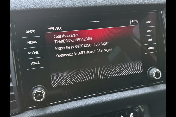 Škoda Kodiaq 1.5 TSI Sportline Automaat | Trekhaak uitklapbaar | Navigatiesysteem | Stoelverwarming | Stuurverwarming | Getint glas | Cruise