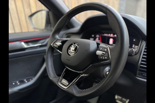 Škoda Kodiaq 1.5 TSI Sportline Automaat | Trekhaak uitklapbaar | Navigatiesysteem | Stoelverwarming | Stuurverwarming | Getint glas | Cruise