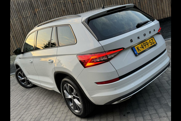 Škoda Kodiaq 1.5 TSI Sportline Automaat | Trekhaak uitklapbaar | Navigatiesysteem | Stoelverwarming | Stuurverwarming | Getint glas | Cruise