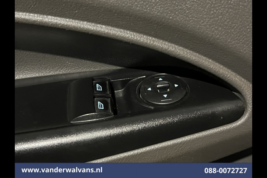 Ford Transit Connect 1.5 EcoBlue 101pk L2H1 Euro6 Airco | Camera | Navigatie | Trekhaak | 3-Zits | Parkeersensoren Verwarmde voorruit, Bijrijdersbank
