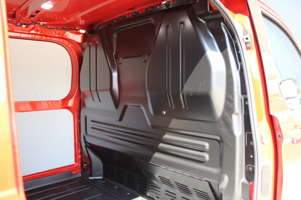 Ford Transit Custom 320 2.0 TDCI L2H1 Limited 136pk - Stoel/Stuurverwarming - Camera - Keyless - ACC - Dodehoek - Rijklaar