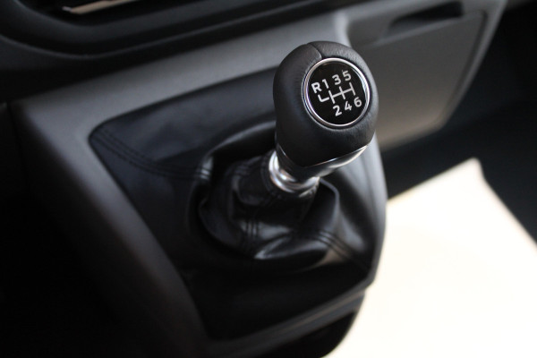 Ford Transit Custom 320 2.0 TDCI L2H1 Limited 136pk - Stoel/Stuurverwarming - Camera - Keyless - ACC - Dodehoek - Rijklaar