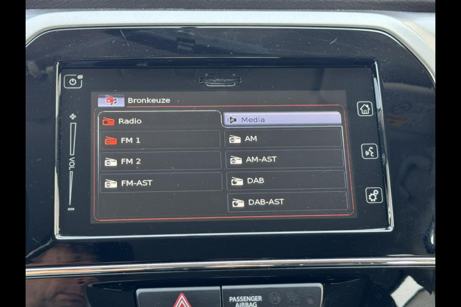 Suzuki Vitara 1.0 Boosterjet Select Cruise control Climate control Stoelverwarming DAB radio Navi Achteruitrijcamera