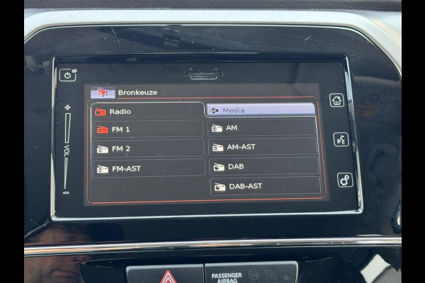 Suzuki Vitara 1.0 Boosterjet Select Cruise control Climate control Stoelverwarming DAB radio Navi Achteruitrijcamera