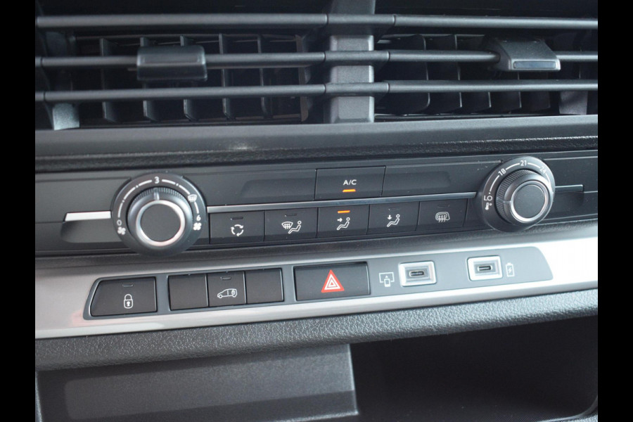 Peugeot e-Expert EV L3 75 kWh 3 ZITS | 8 jaar garantie | NAVI & CARPLAY | ACHTERUITRIJCAMERA MET SENSOREN | E.C.C. | UIT VOORRAAD LEVERBAAR