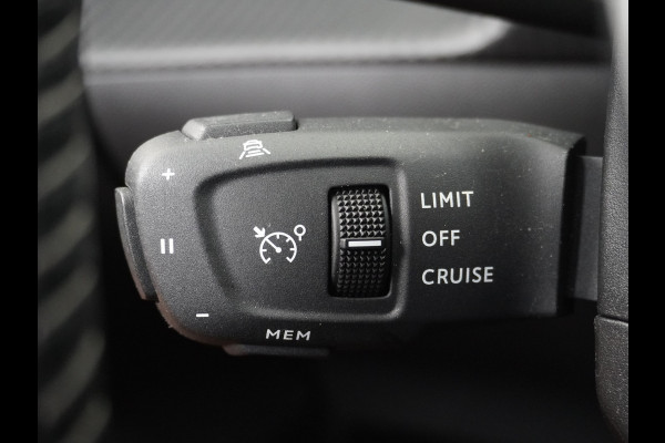 Peugeot e-208 EV 50kWh Adaptive-Cruise Apple Carplay Android Cruise Keyless Led PDC Allure Dab Lmv 16" Bluetooth Regensensor Rijstrooksensor Verkeersbord detectie