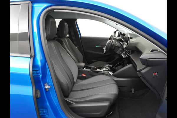 Peugeot e-208 EV 50kWh Adaptive-Cruise Apple Carplay Android Cruise Keyless Led PDC Allure Dab Lmv 16" Bluetooth Regensensor Rijstrooksensor Verkeersbord detectie