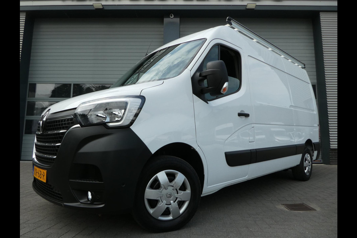 Renault Master T35 2.3 dCi 150pk, L2H2, Airco, Camera, Trekhaak, 3-Zits, PDC. Renault Master T35 2.3 dCi 150pk, L2H2, Airco, Camera, Trekhaak, 3-Zits, PDC.