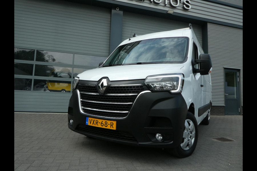 Renault Master T35 2.3 dCi 150pk, L2H2, Airco, Camera, Trekhaak, 3-Zits, PDC.
