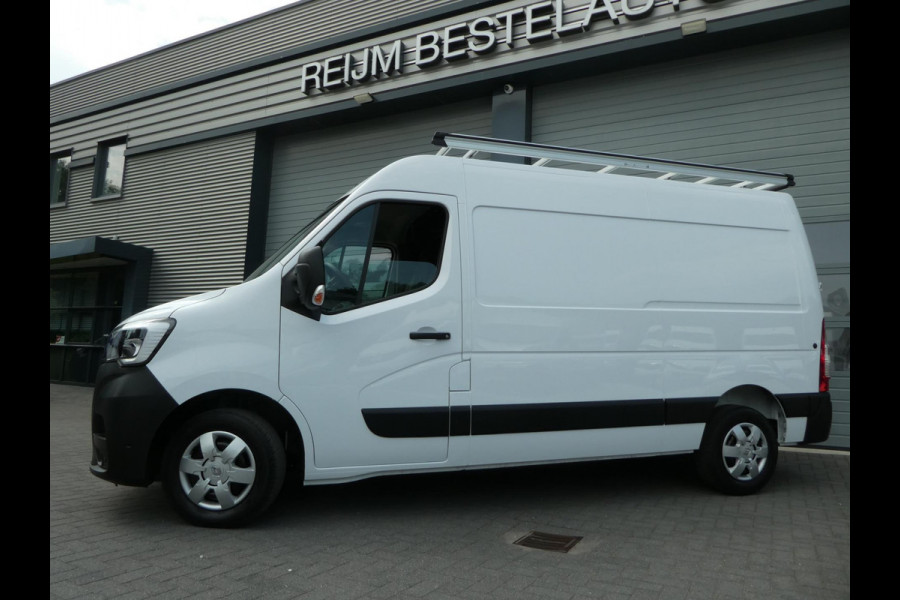 Renault Master T35 2.3 dCi 150pk, L2H2, Airco, Camera, Trekhaak, 3-Zits, PDC.