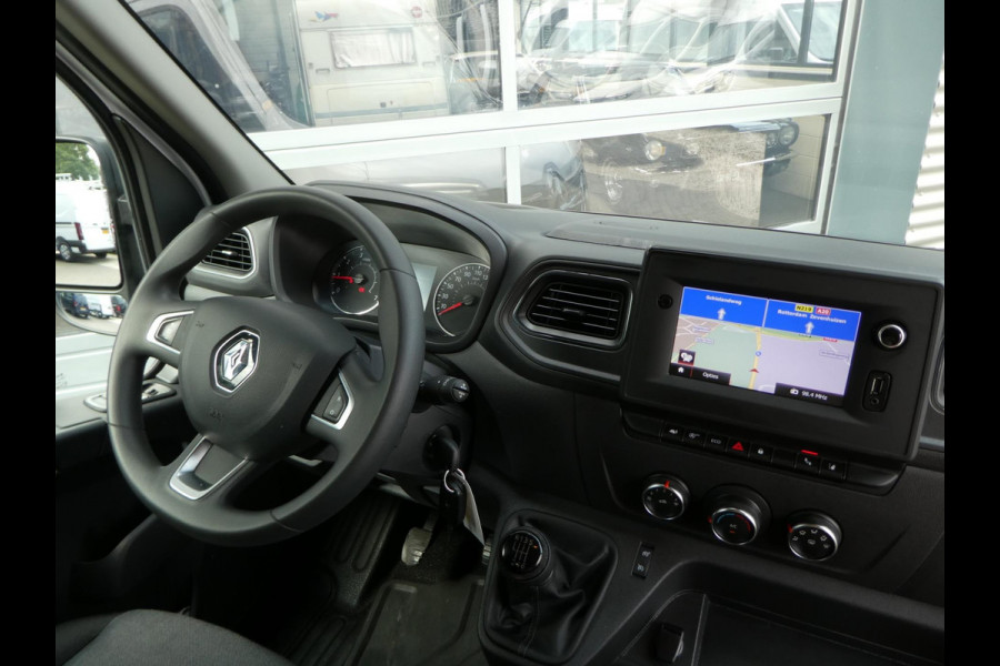 Renault Master T35 2.3 dCi 150pk, L2H2, Airco, Camera, Trekhaak, 3-Zits, PDC.