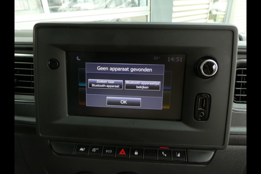 Renault Master T35 2.3 dCi 150pk, L2H2, Airco, Camera, Trekhaak, 3-Zits, PDC.