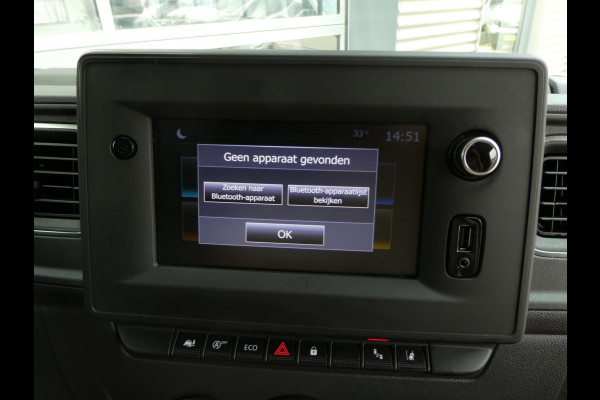Renault Master T35 2.3 dCi 150pk, L2H2, Airco, Camera, Trekhaak, 3-Zits, PDC.