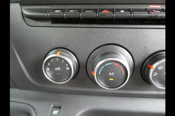 Renault Master T35 2.3 dCi 150pk, L2H2, Airco, Camera, Trekhaak, 3-Zits, PDC.