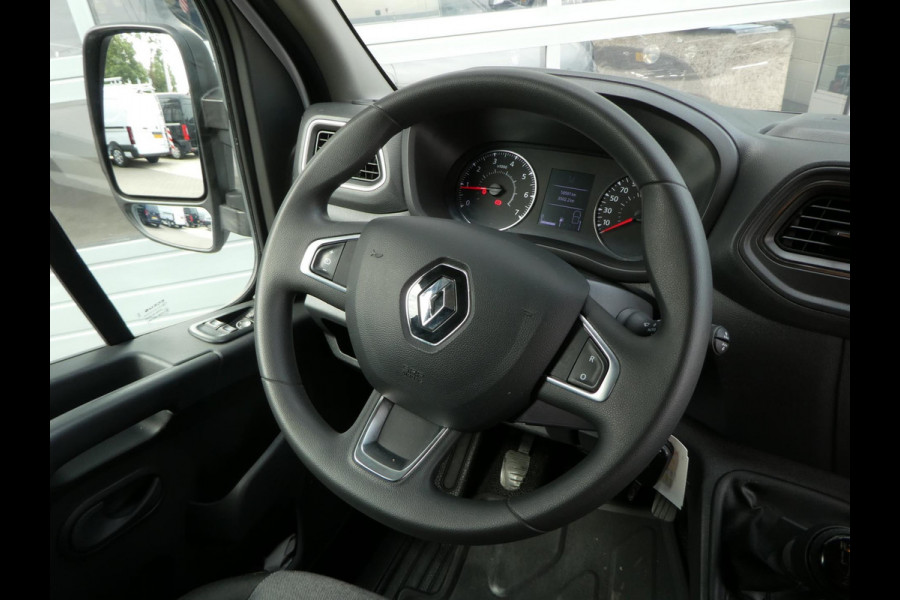 Renault Master T35 2.3 dCi 150pk, L2H2, Airco, Camera, Trekhaak, 3-Zits, PDC.