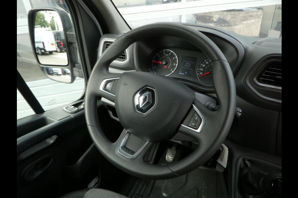 Renault Master T35 2.3 dCi 150pk, L2H2, Airco, Camera, Trekhaak, 3-Zits, PDC.
