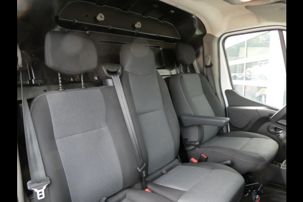 Renault Master T35 2.3 dCi 150pk, L2H2, Airco, Camera, Trekhaak, 3-Zits, PDC.