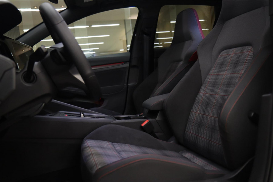 Volkswagen Golf 2.0 TSI GTI PANO/CARPLAY/IQ/KEYLESS/ACC/LANE/H&K/SFEER/VOL!