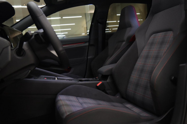Volkswagen Golf 2.0 TSI GTI PANO/CARPLAY/IQ/KEYLESS/ACC/LANE/H&K/SFEER/VOL!