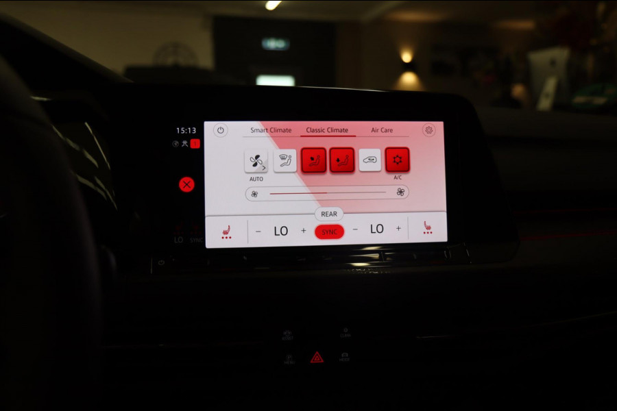 Volkswagen Golf 2.0 TSI GTI PANO/CARPLAY/IQ/KEYLESS/ACC/LANE/H&K/SFEER/VOL!
