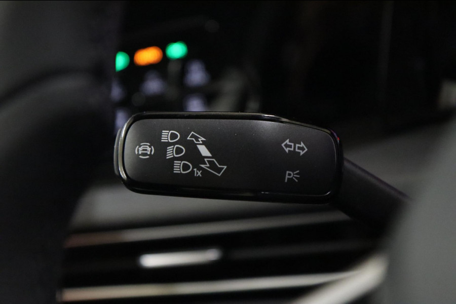 Volkswagen Golf 2.0 TSI GTI PANO/CARPLAY/IQ/KEYLESS/ACC/LANE/H&K/SFEER/VOL!