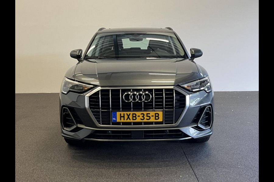 Audi Q3 35 TFSI S Line S-Tronic Aut. Panoramadak Climate control Adaptive Cruise Control Navi Full LED Trekhaak PDC VA+ Camera Carplay