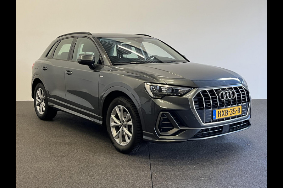 Audi Q3 35 TFSI S Line S-Tronic Aut. Panoramadak Climate control Adaptive Cruise Control Navi Full LED Trekhaak PDC VA+ Camera Carplay