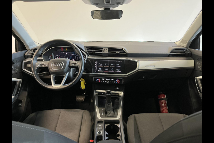 Audi Q3 35 TFSI S Line S-Tronic Aut. Panoramadak Climate control Adaptive Cruise Control Navi Full LED Trekhaak PDC VA+ Camera Carplay
