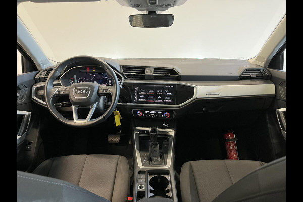Audi Q3 35 TFSI S Line S-Tronic Aut. Panoramadak Climate control Adaptive Cruise Control Navi Full LED Trekhaak PDC VA+ Camera Carplay